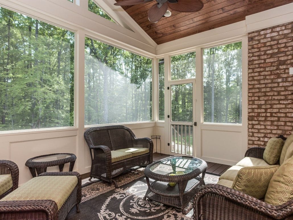 The Holly Bluffs Hurst Home Company