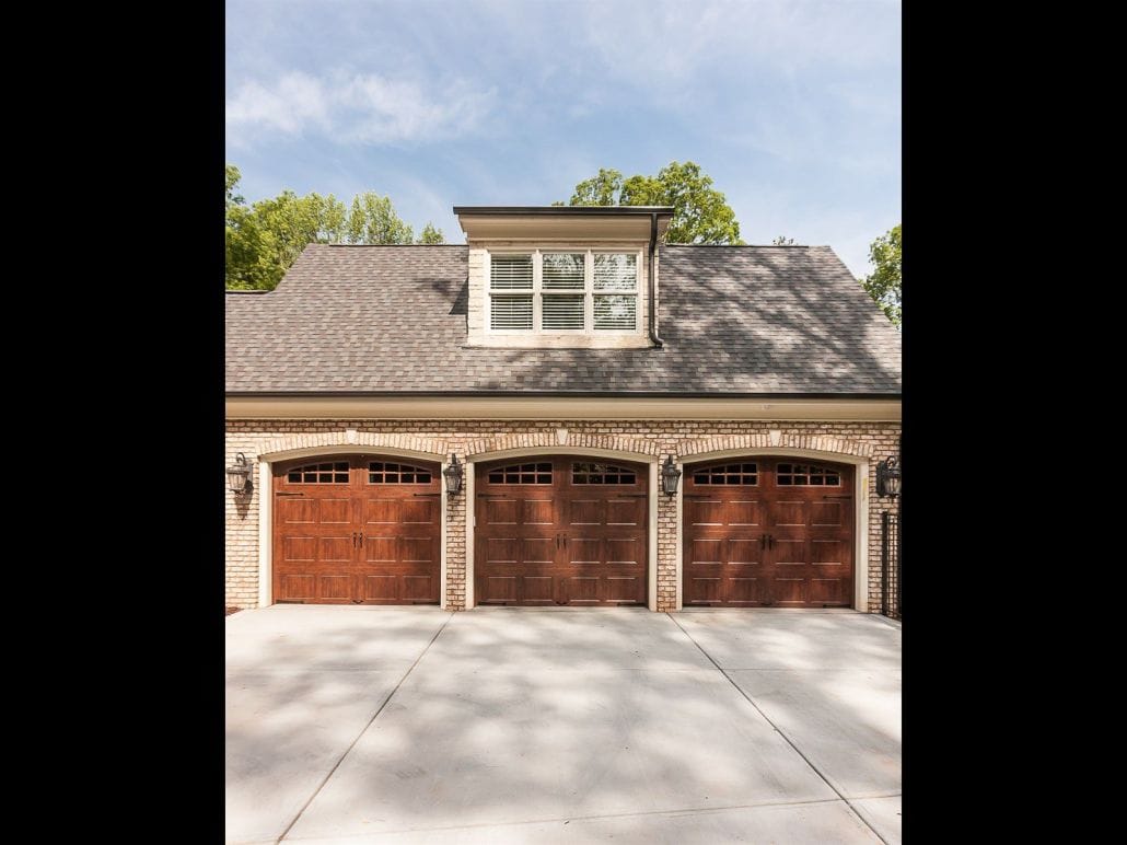 The Holly Bluffs Hurst Home Company